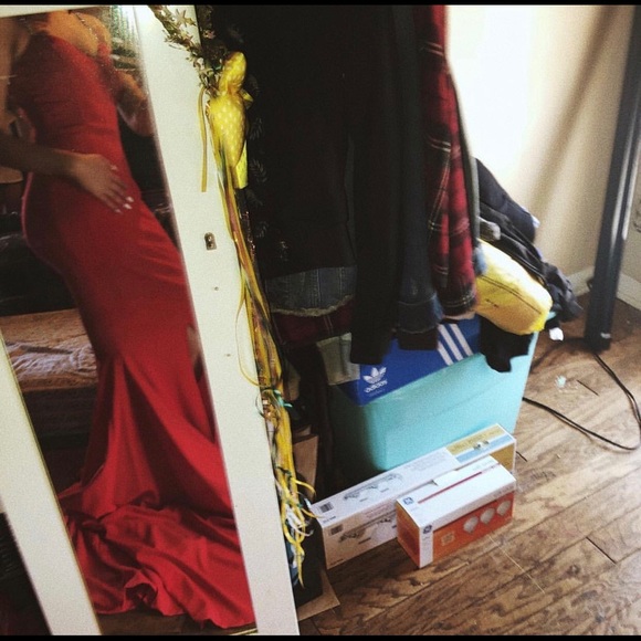 Red prom dress - Picture 5 of 5